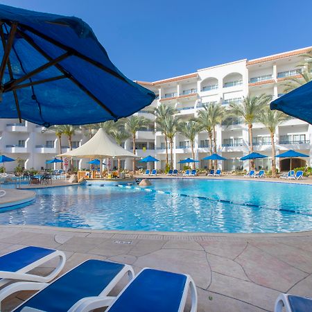Naama Bay Hotel & Resort Şarm El-Şeyh Dış mekan fotoğraf The pool at the Hilton Sharm El Sheikh