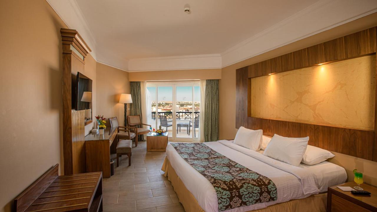 Naama Bay Hotel & Resort Şarm El-Şeyh Dış mekan fotoğraf A room at the hotel